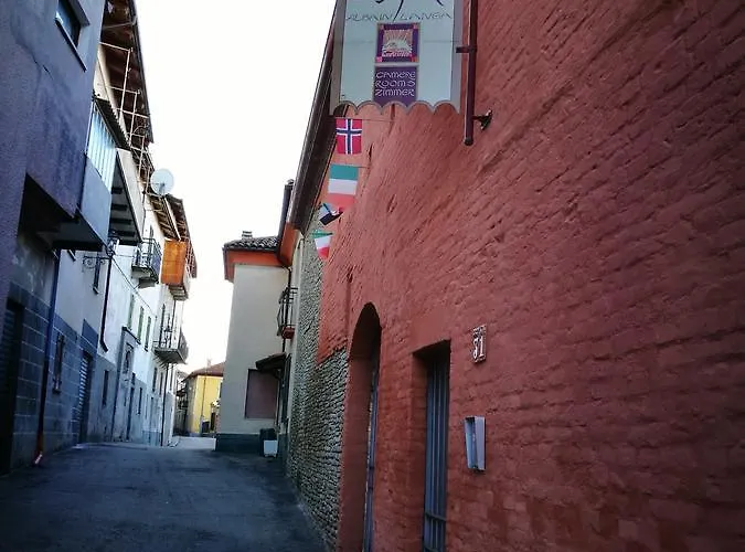 فندق مبيت وإفطار Casaforte Alba In Langa 3*